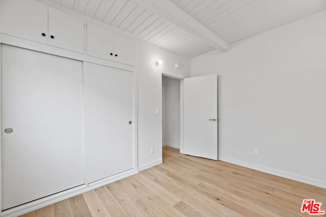 Los Angeles Condo: 2210 Echo Park Avenue