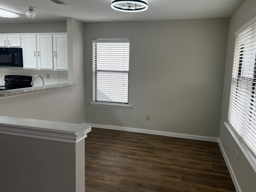 Plano Condo: 786 Eiffel Drive