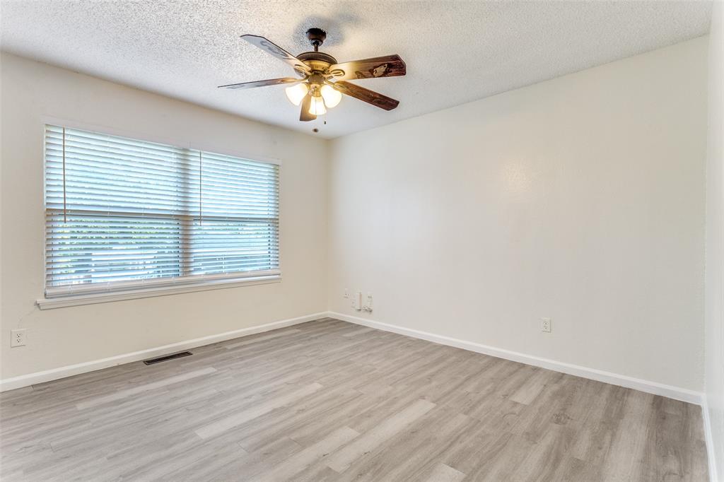 Grapevine Condo: 826 Wildwood Lane