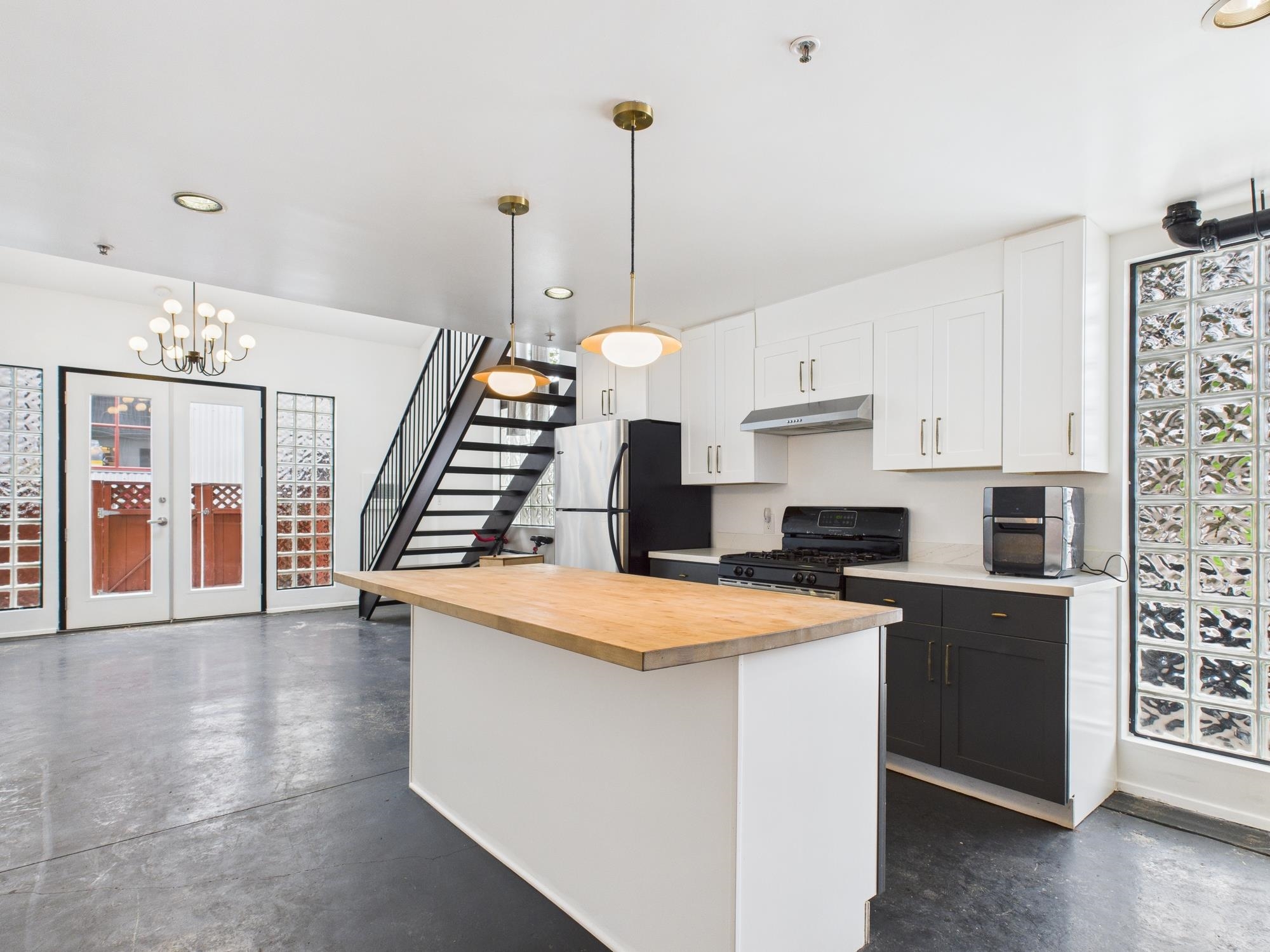 Oakland Condo: 3116 Adeline Street
