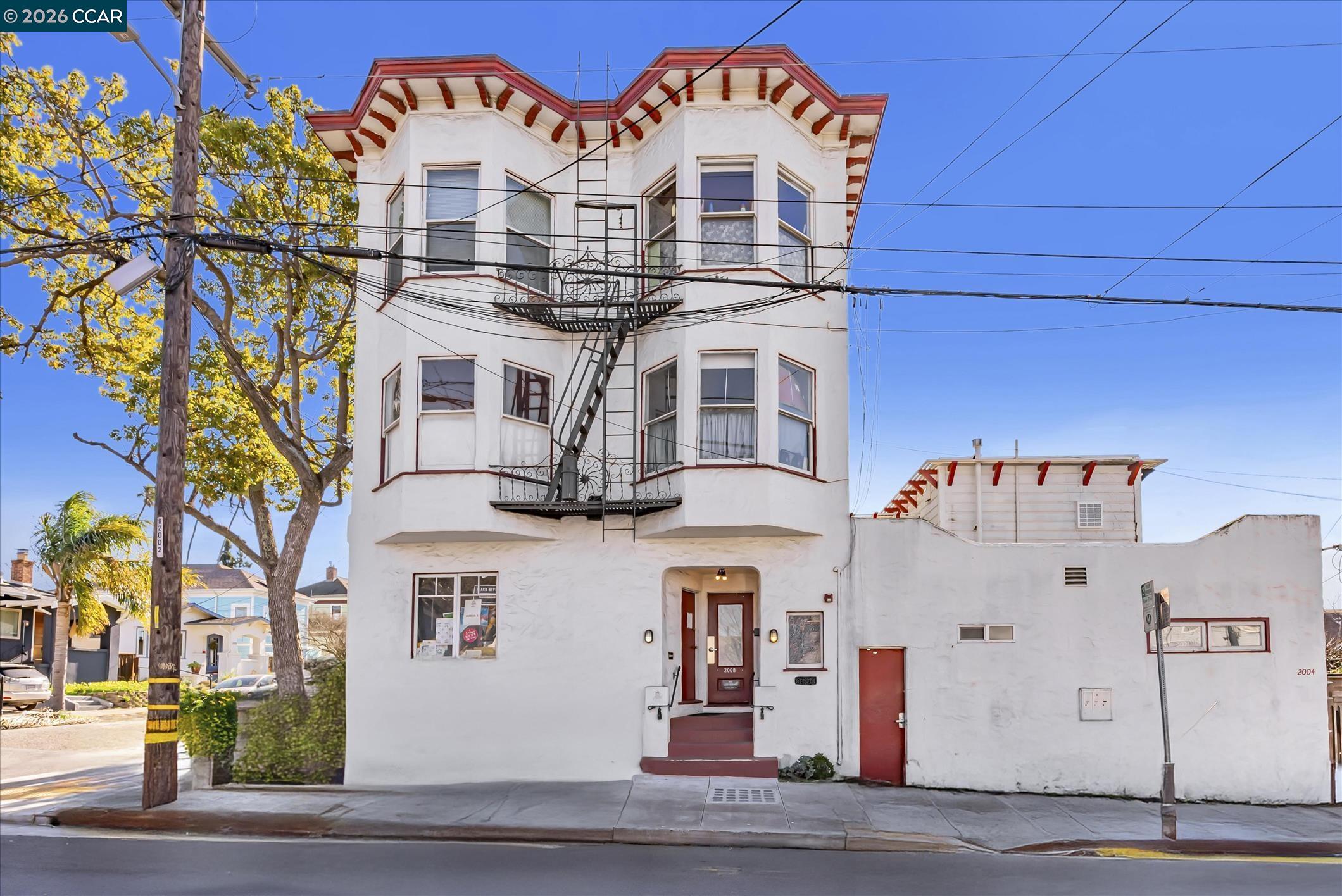 Berkeley Condo: Berkeley Bowl
