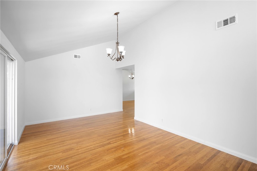 Canoga Park Condo: 7948 De Soto Avenue