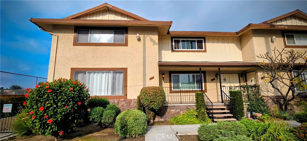 Downey Condo: 10353 Downey Avenue