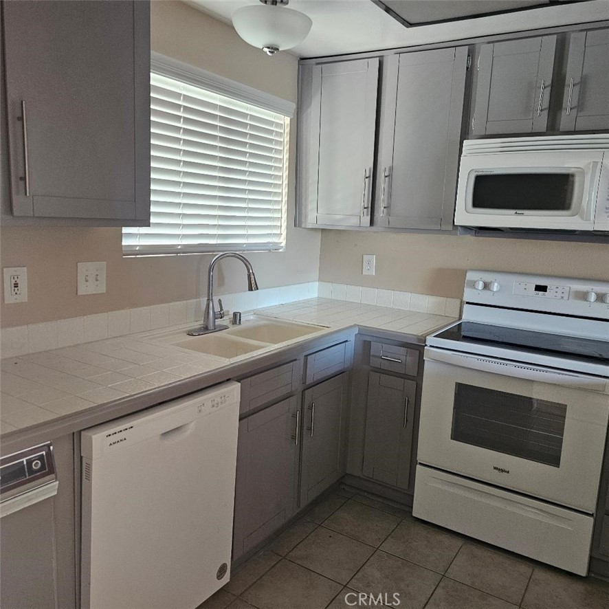 Anaheim Condo: 485 South Ranch View Circle