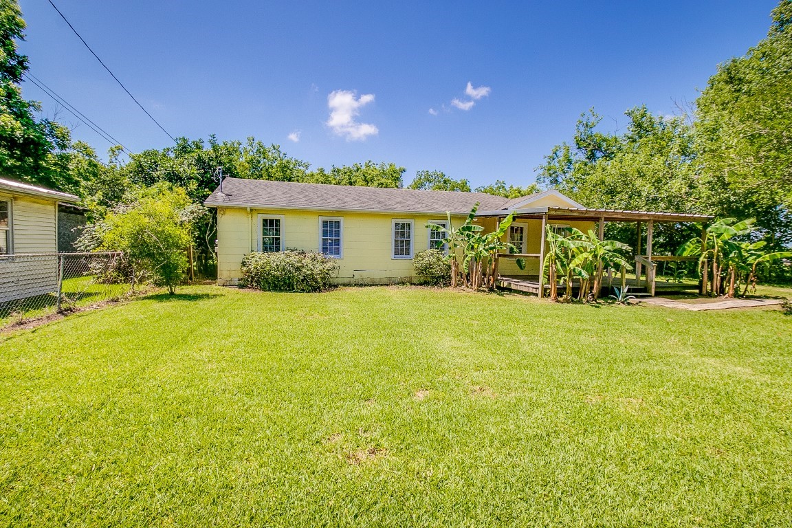 La Marque Condo: 3901 Mckinney Extension