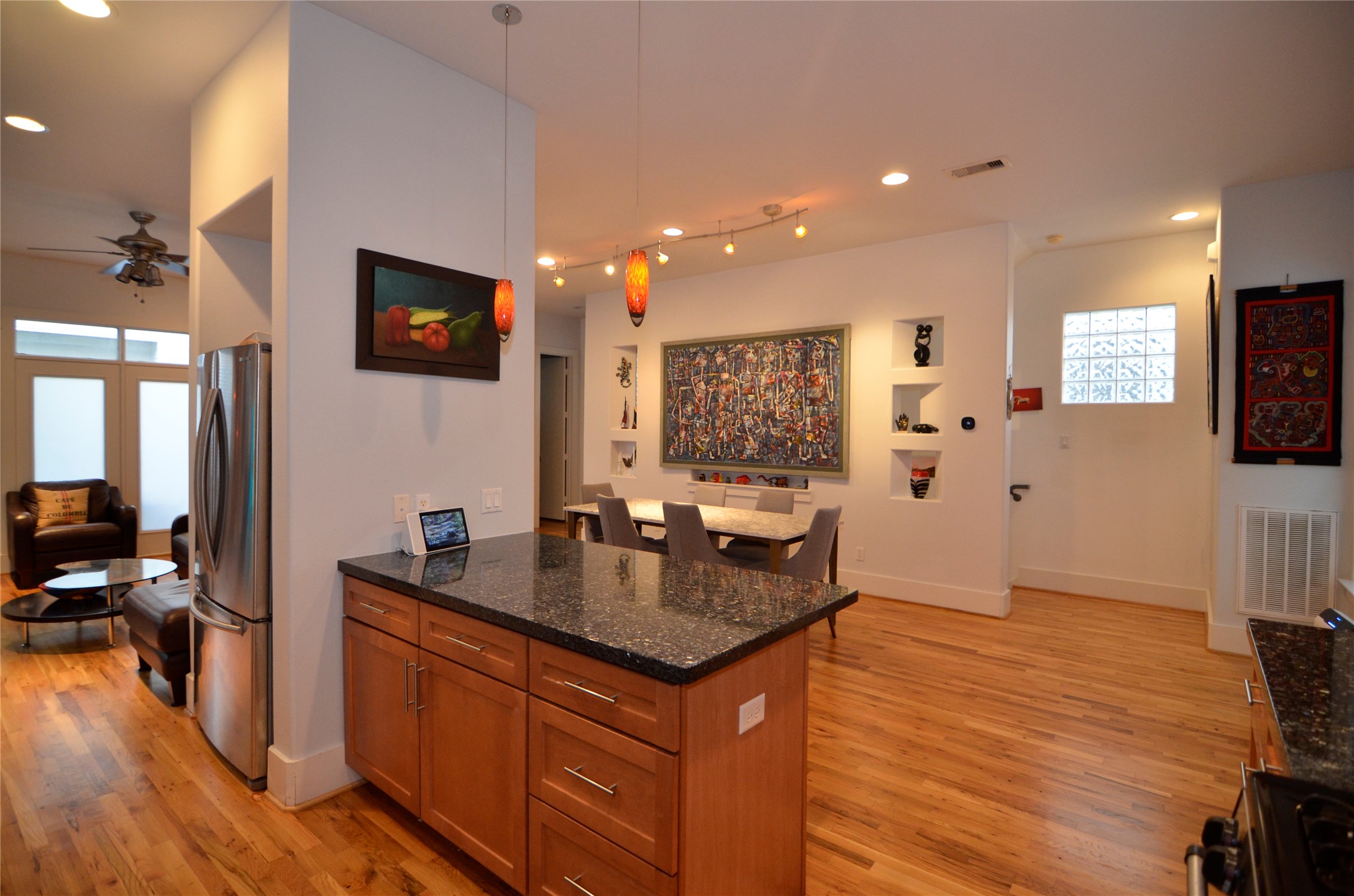 Houston Condo: 5427 Kansas Street