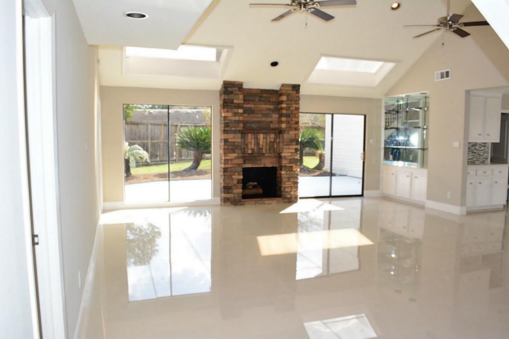 Houston Condo: 2127 Manor Green Drive