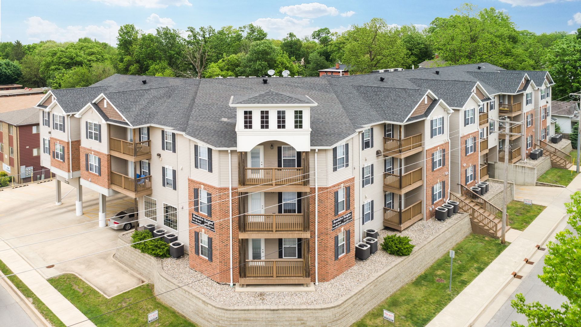 Charleston Apartment: 965 4th St