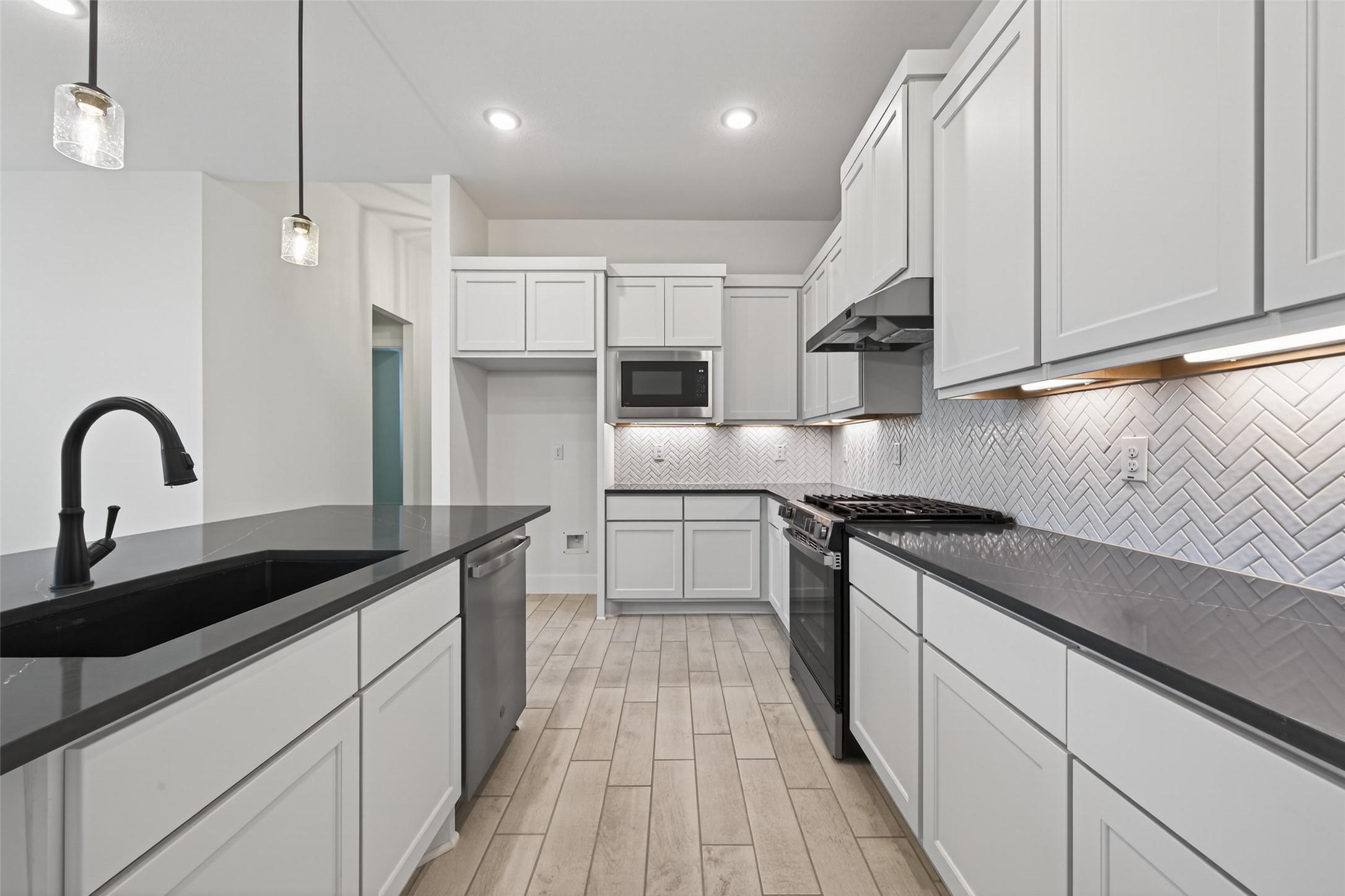 Brookshire Condo: 2802 Wild Berry Court