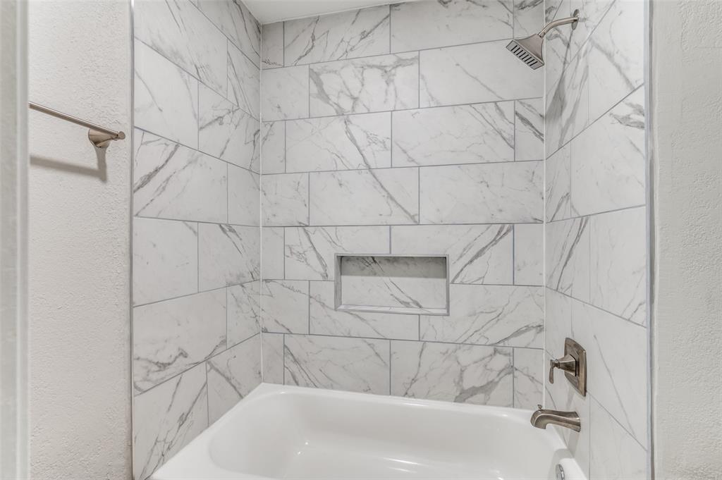 Arlington Condo: 5304 Wild W Drive