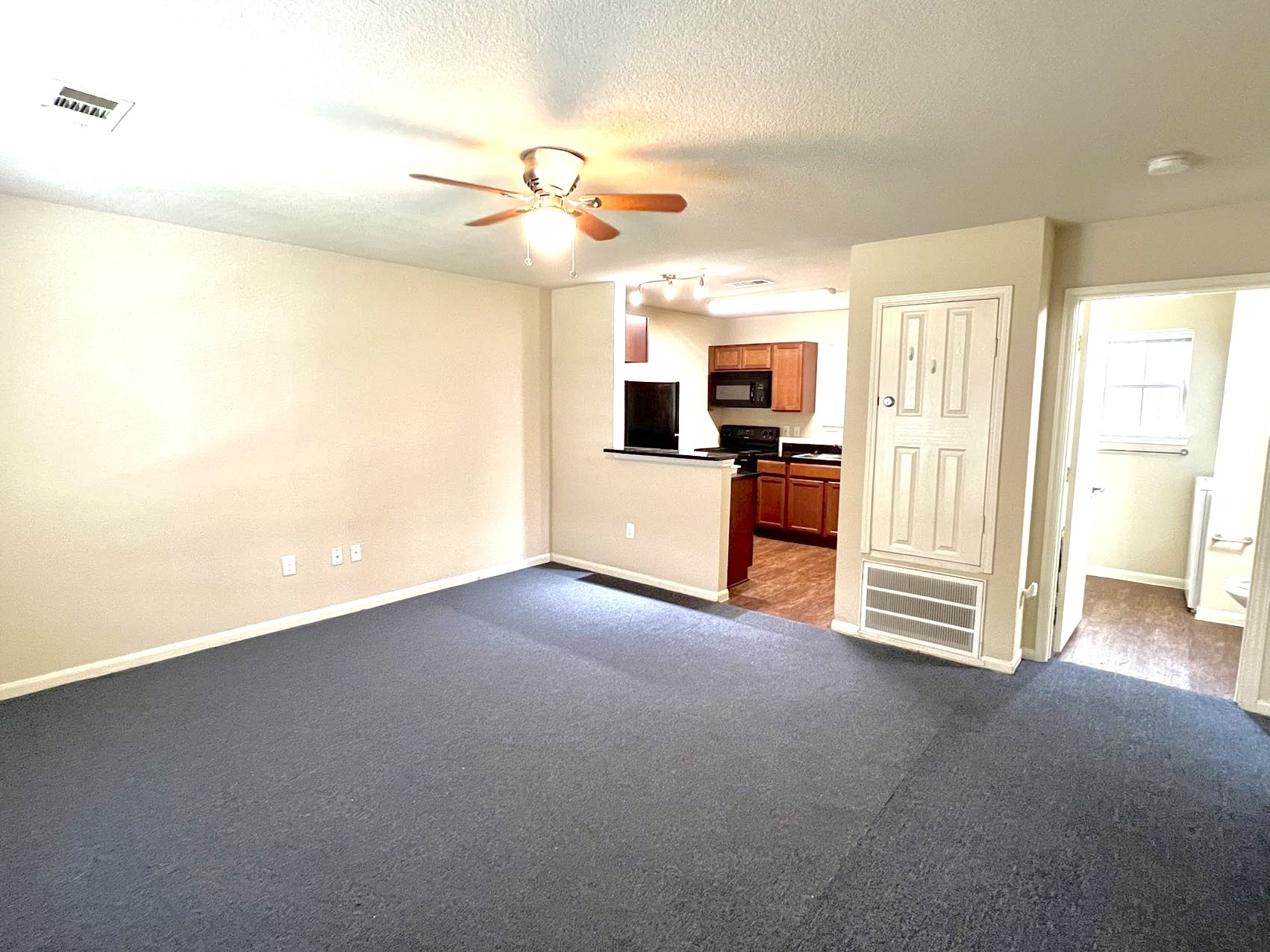 Humble Condo: 2508 South Houston Avenue