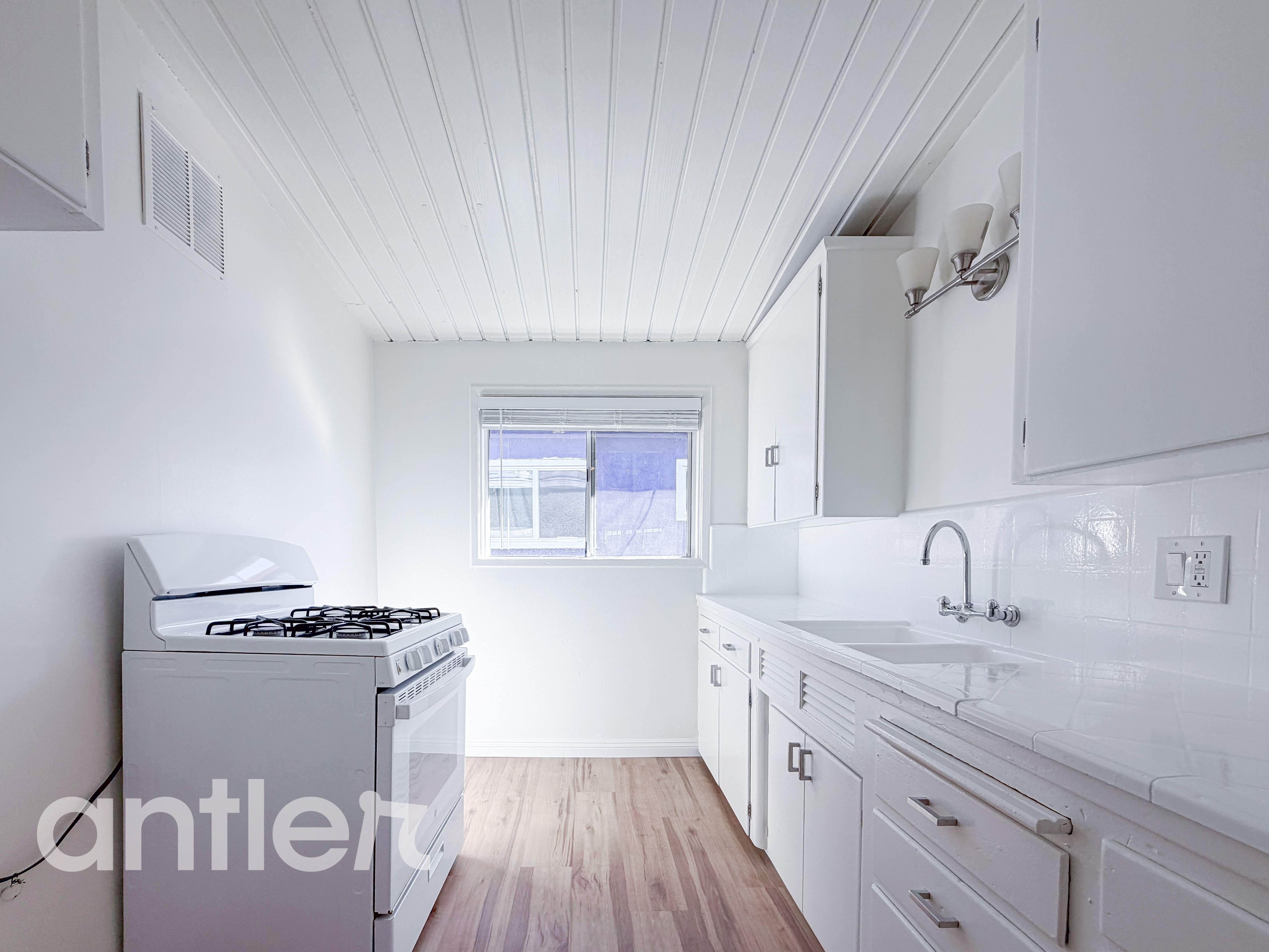 Los Angeles Condo: 4115 Palmwood Dr