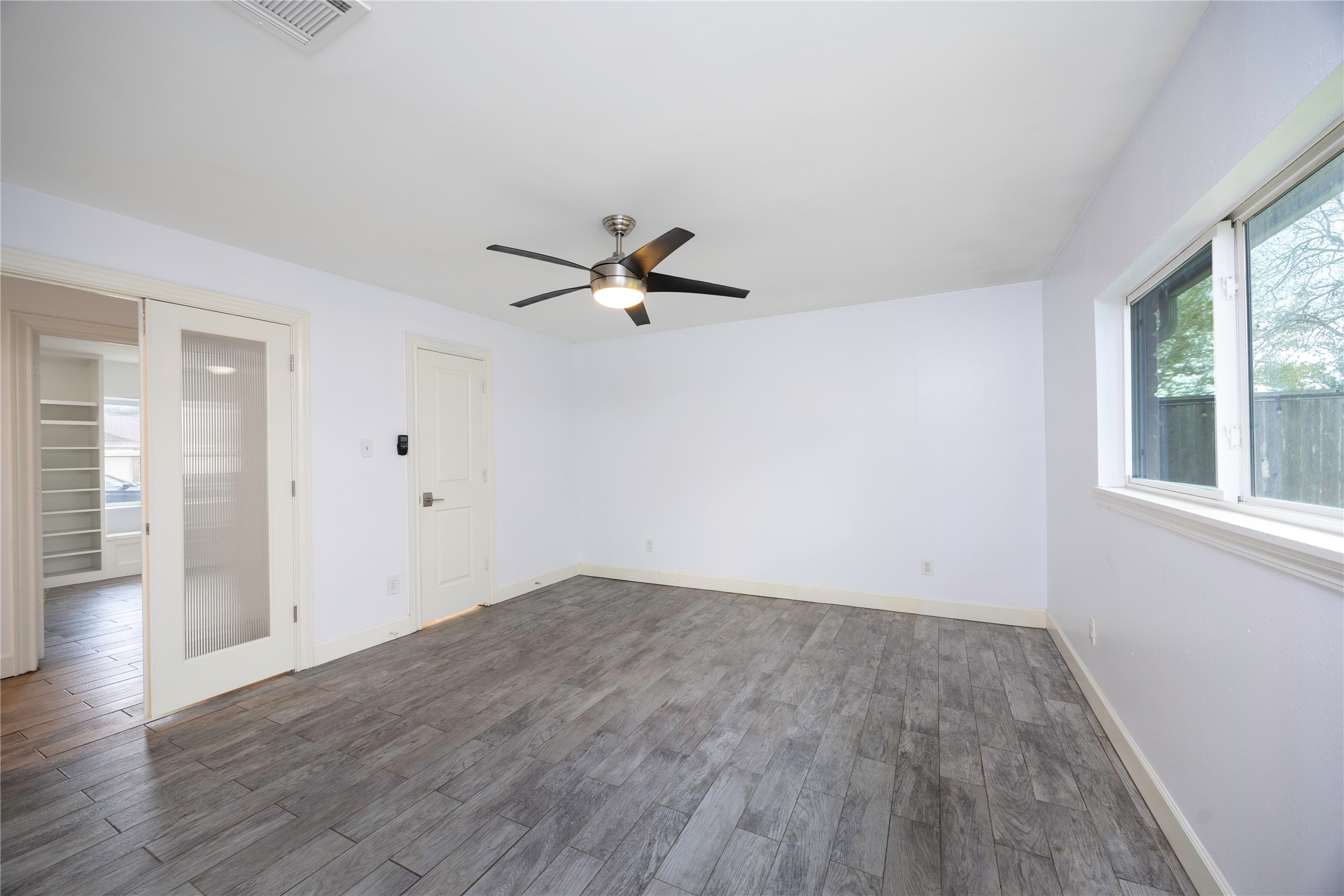 Richmond Condo: 418 Land Grant Drive