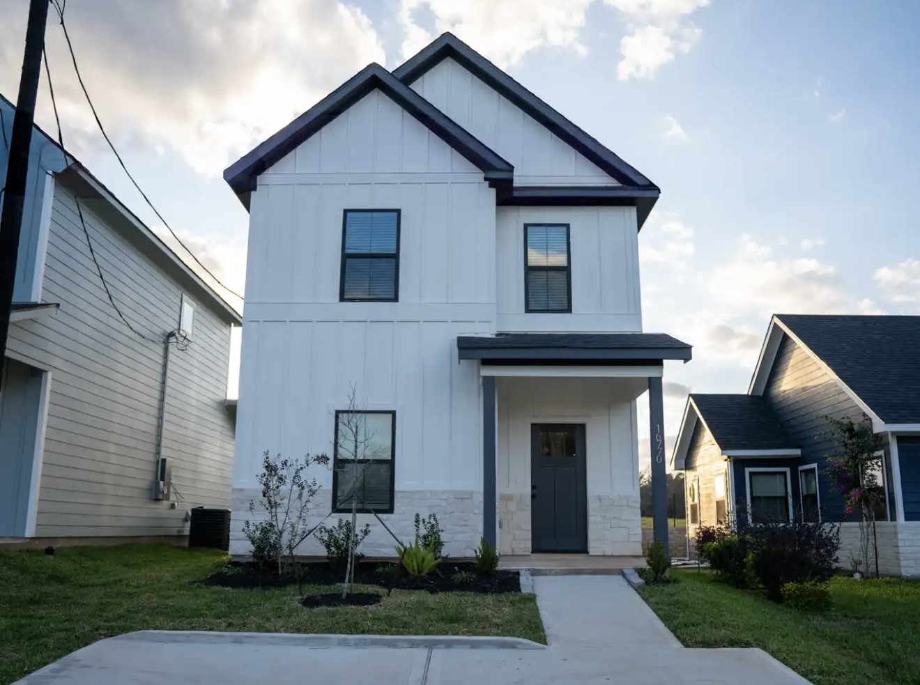 Montgomery Condo: 16770 Meadowcroft Street