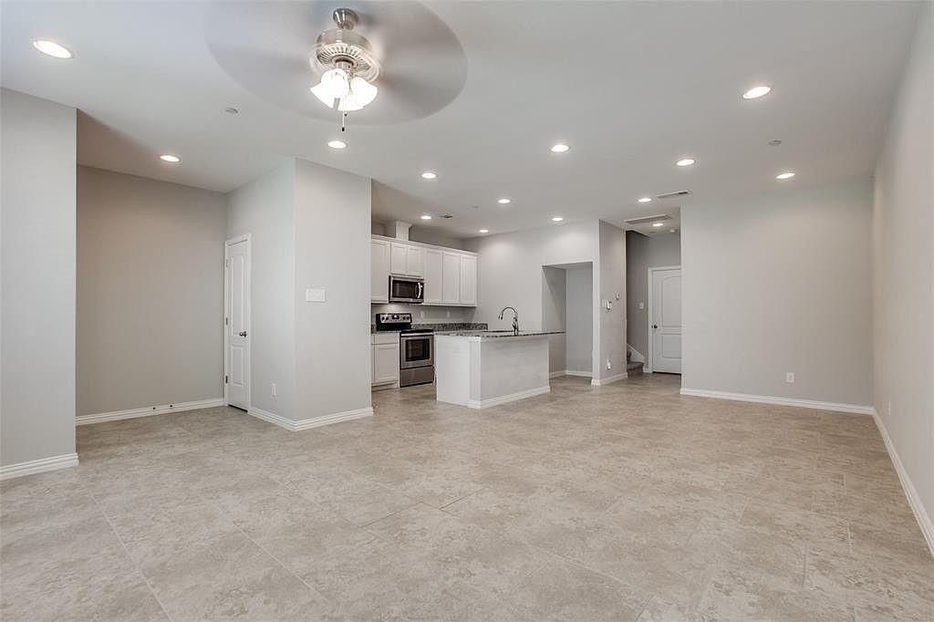 Garland Condo: 1946 Timber Oaks Drive