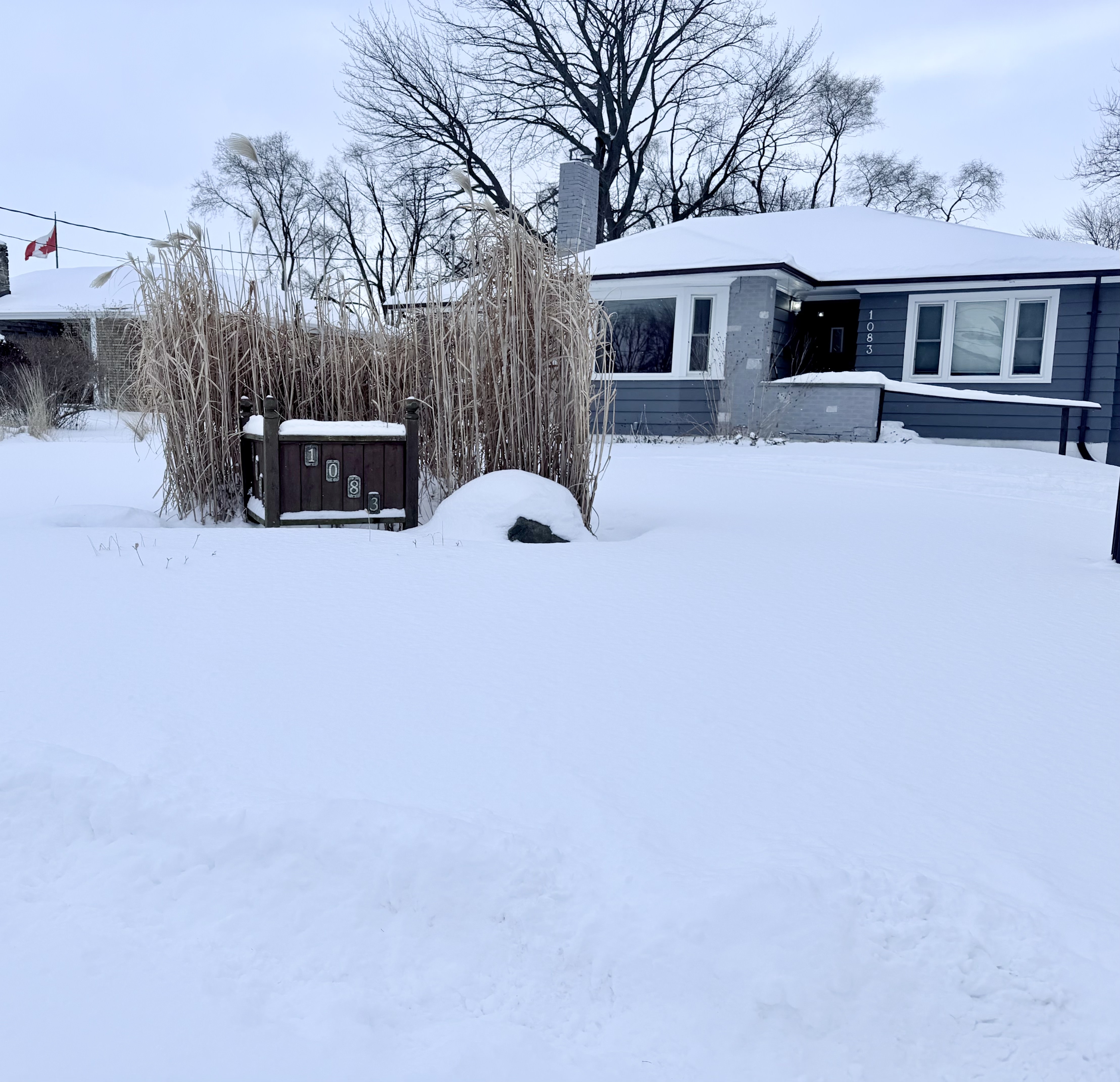 Sarnia House: 1083 London Rd