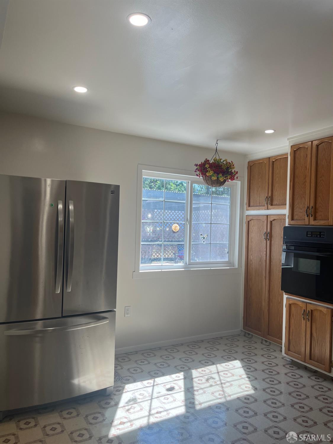 El Sobrante Condo: 5880 Olinda Road