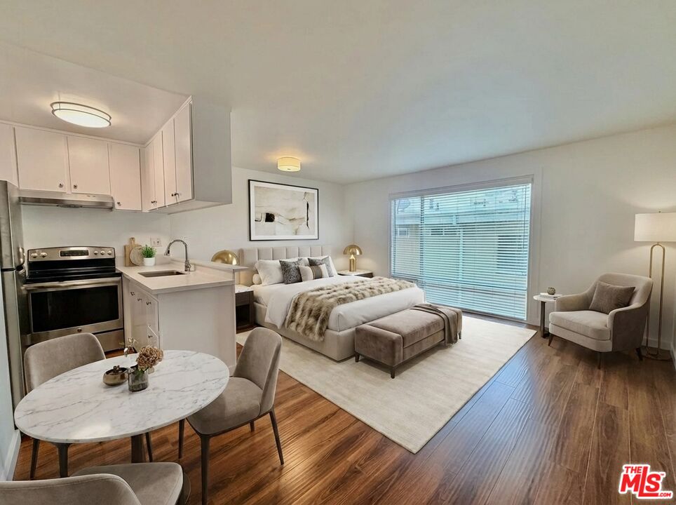 Los Angeles Condo: 5805 West 8th Street