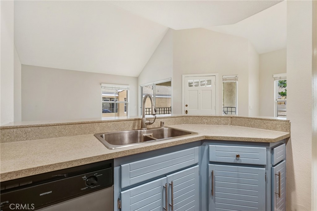 Irvine Condo: 5 Rice Aisle