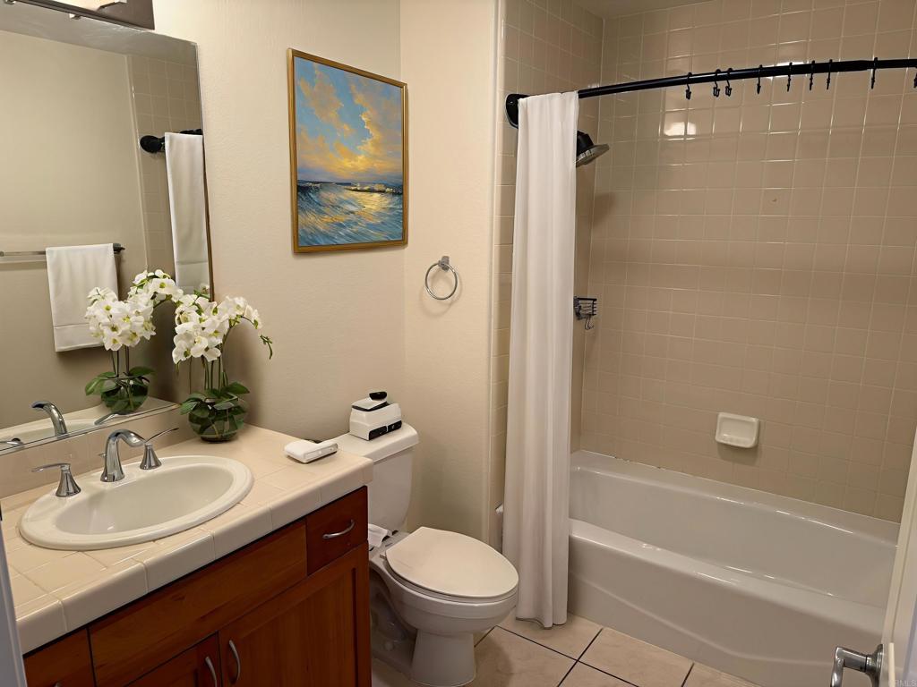 San Diego Condo: 330 J Street