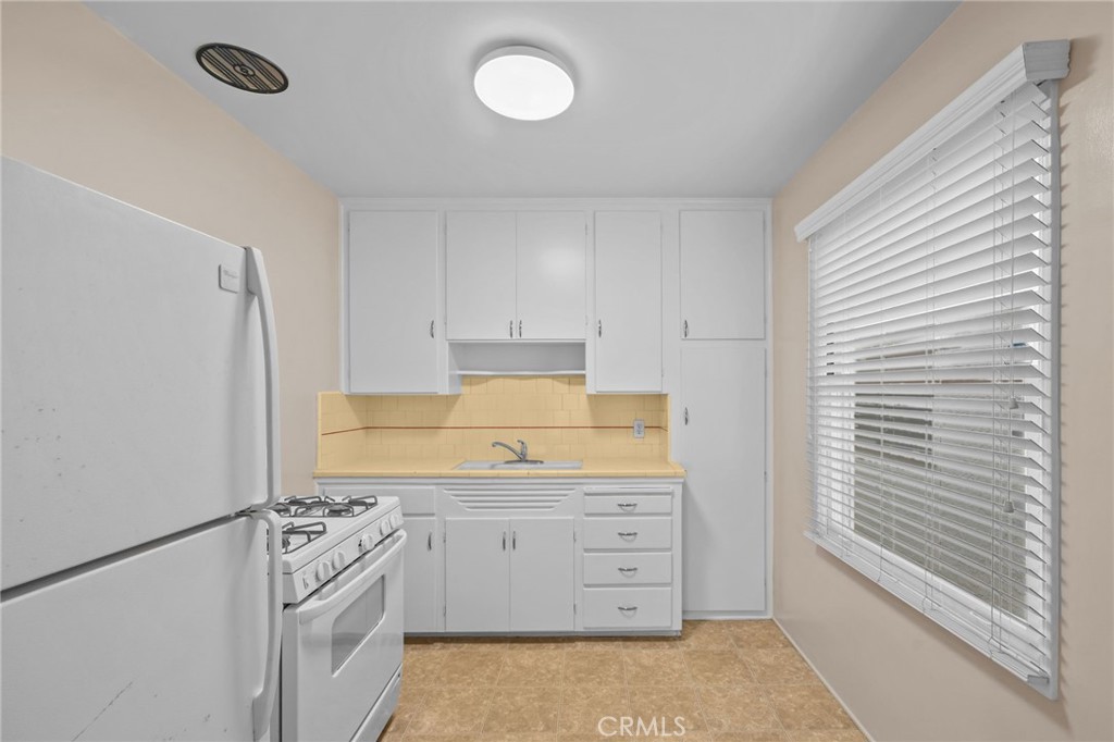 Long Beach Condo: 38 Argonne Avenue