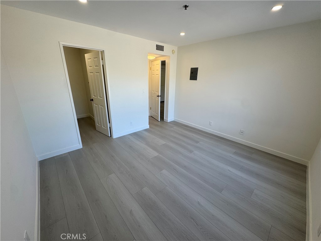 Glendale Condo: 2616 Canada