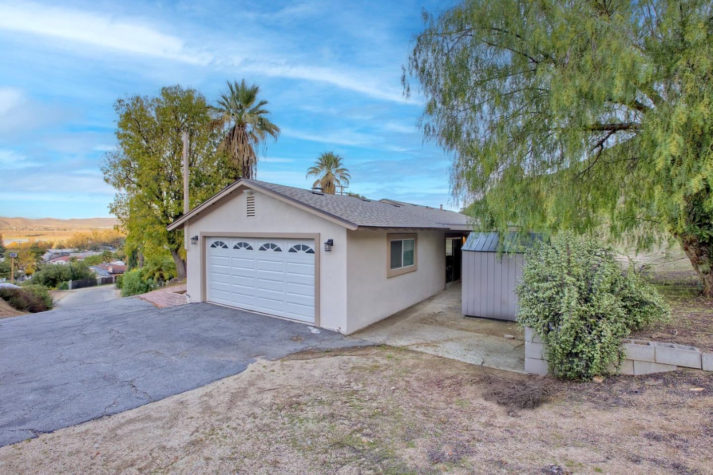 Lake Elsinore Condo: 18261 Sanders Drive