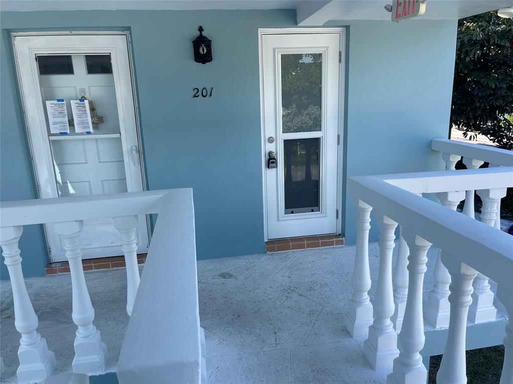 Pompano Beach Condo: 1100 Pine Drive