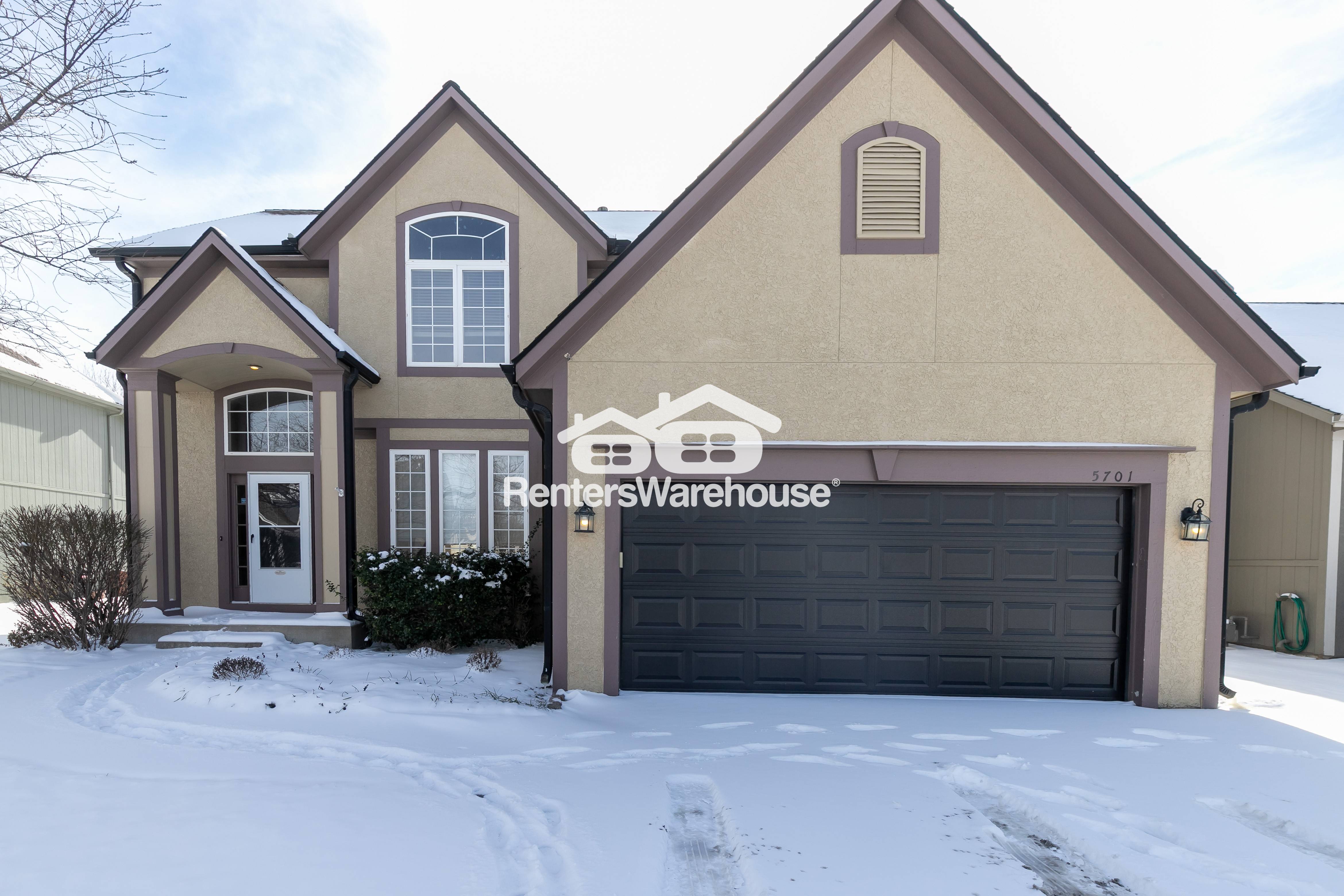 Lees Summit House: 5701 NE Hidden Meadow Dr