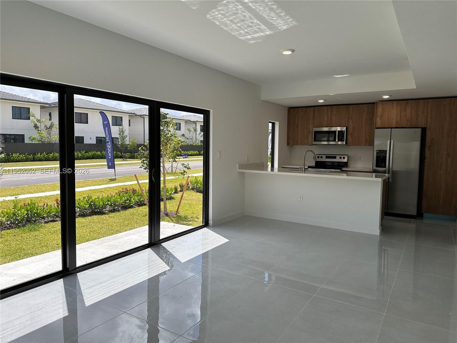 Homestead Condo: 232 Northwest 13th Street