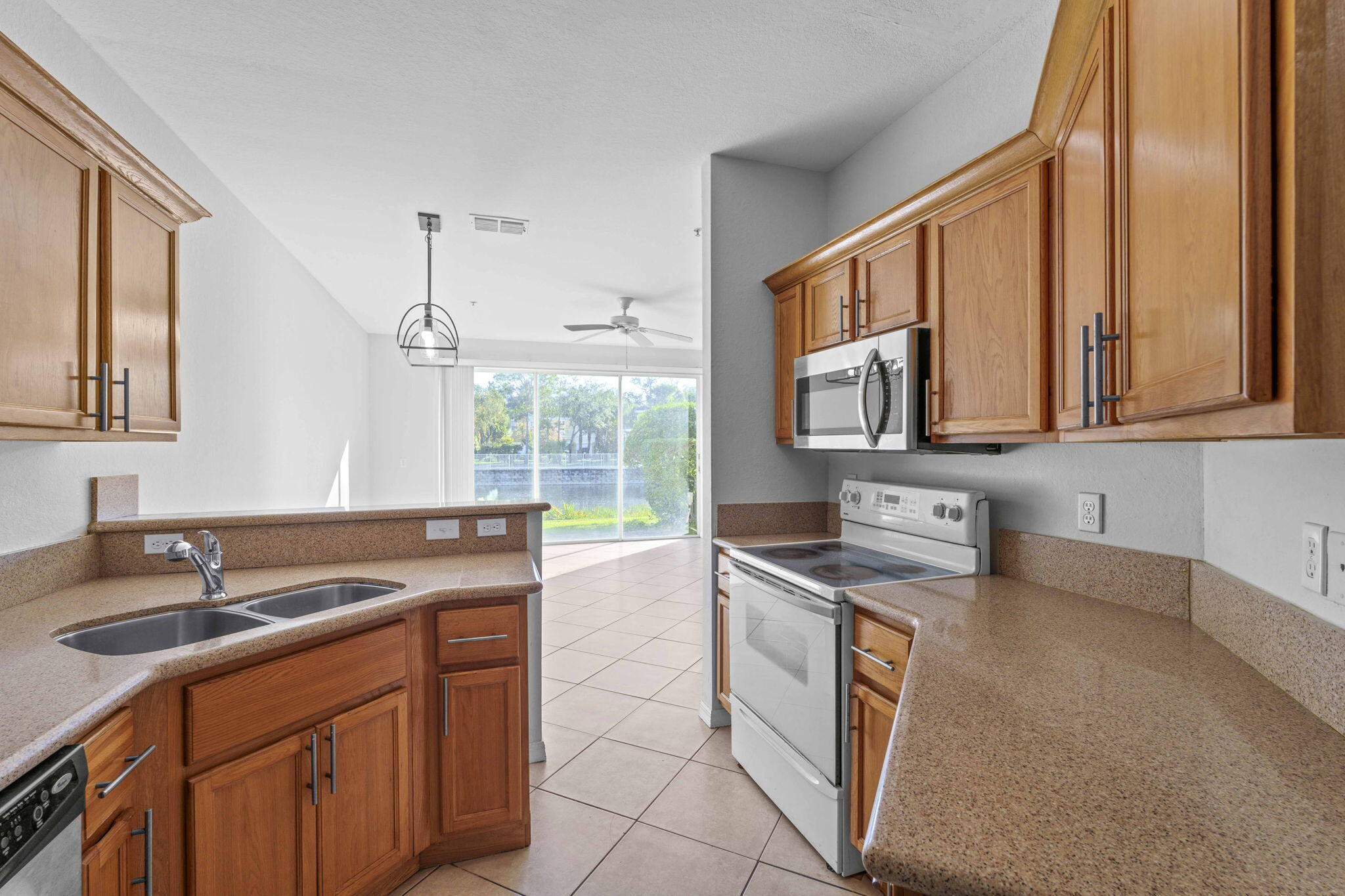 West Palm Beach Condo: 1002 Pipers Cay Drive