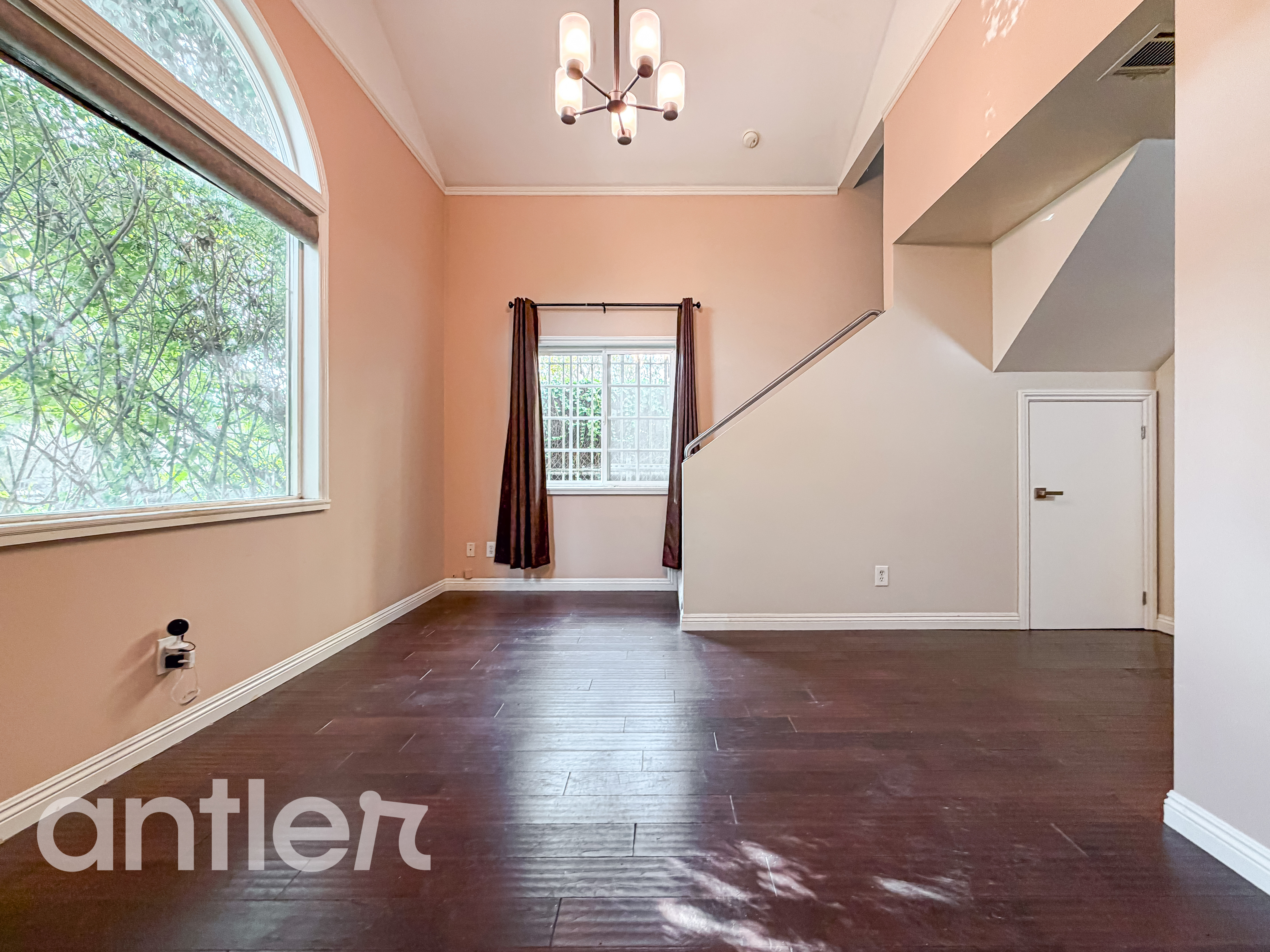 Los Angeles Condo: 5935 Willoughby Ave