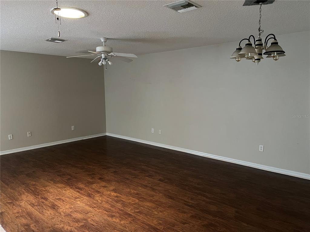 Leesburg Condo: 1033 Willow Drive