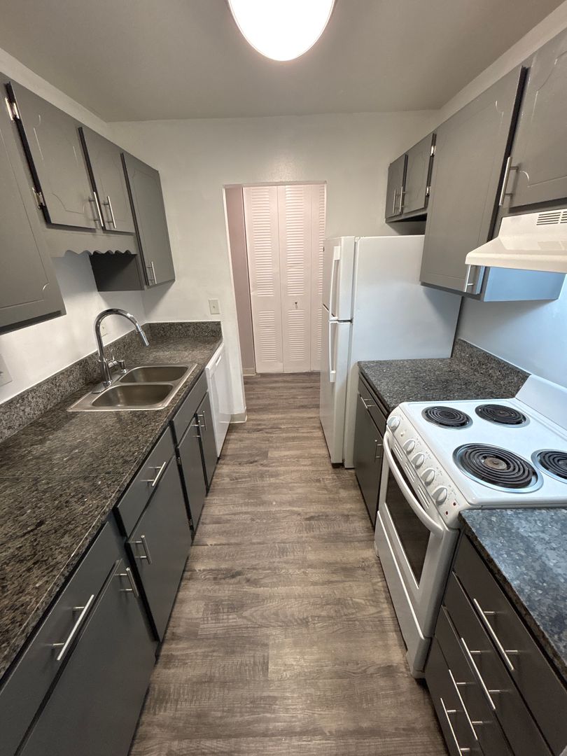 Colorado Springs Apartment: 3209 E Fountain Blvd