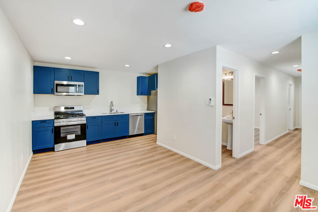 San Fernando Condo: 613 Pico Street