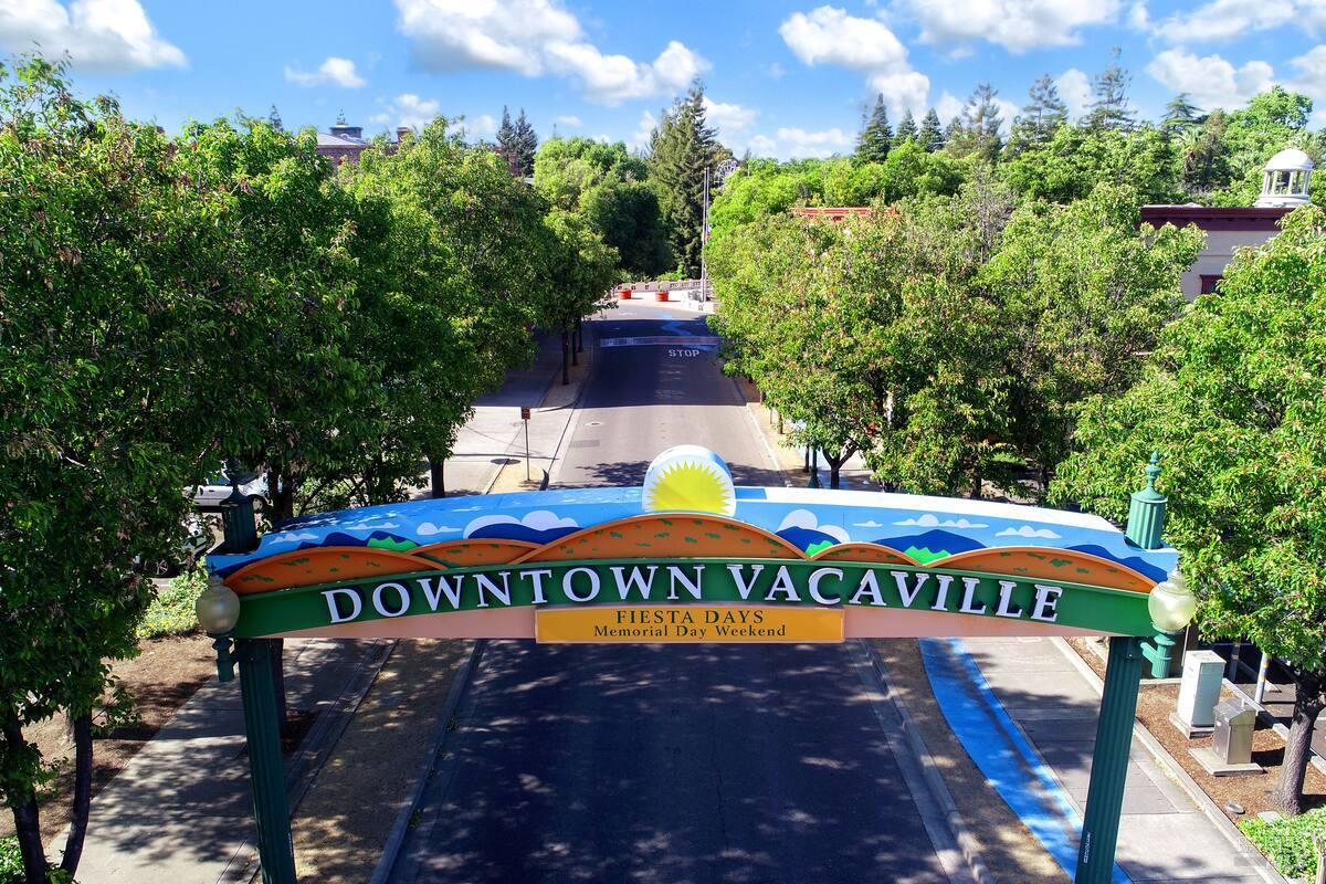 Vacaville Condo: 528 Main Street