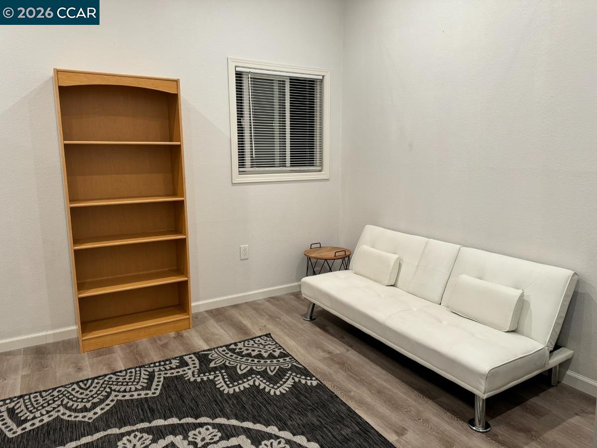 Oakland Condo: Millsmont