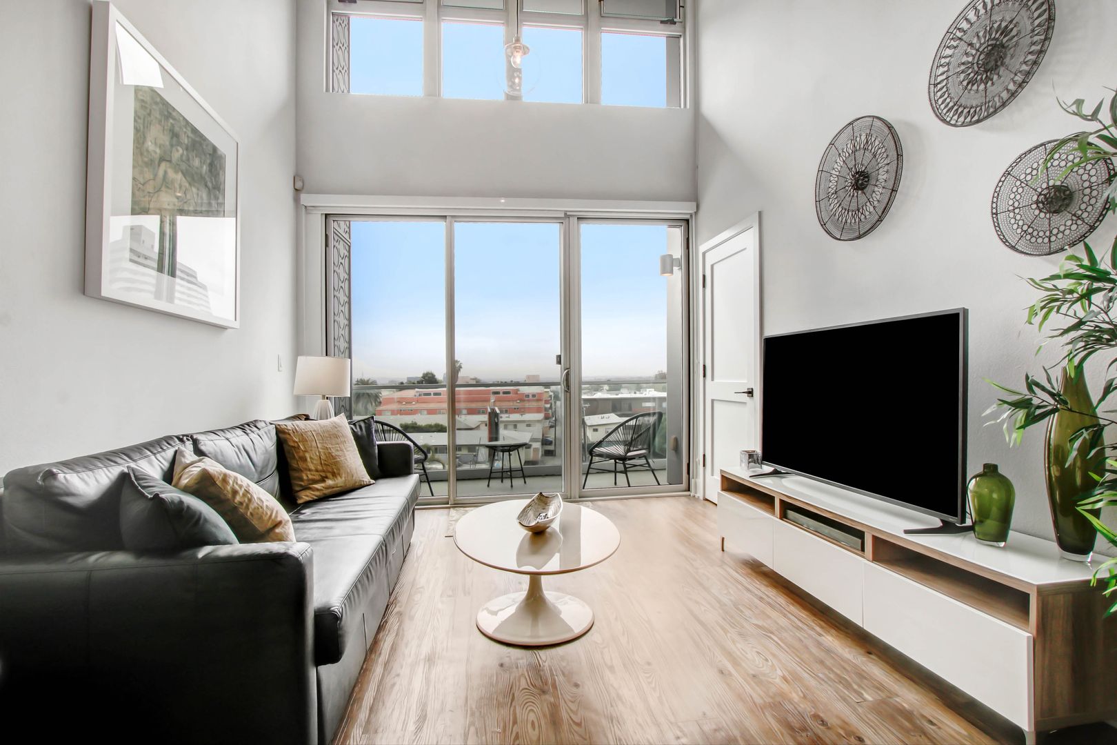 Los Angeles Condo: 1168 S Barrington Ave