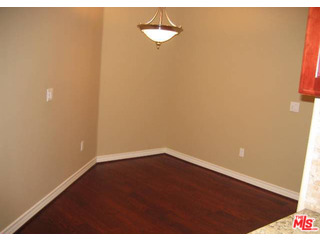 Los Angeles Condo: 432 South Willaman Drive