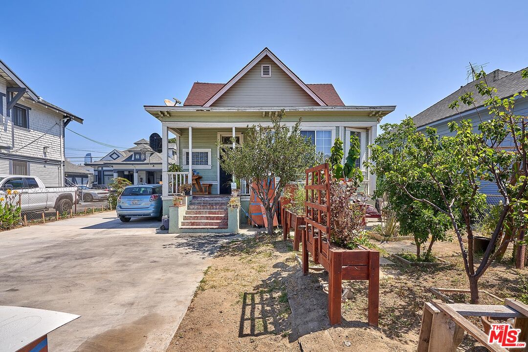 Los Angeles Condo: 805 East 21st Street