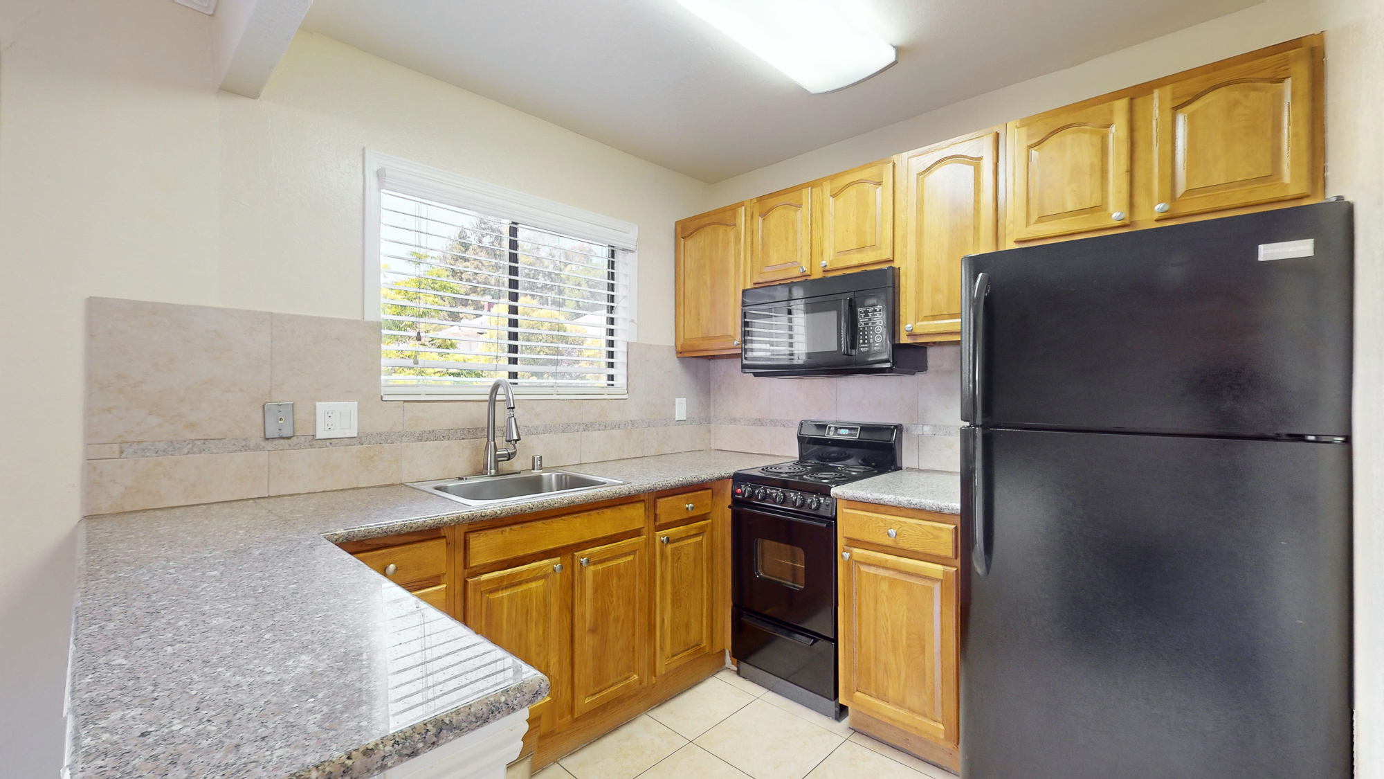 San Rafael Condo: 107 Marin St