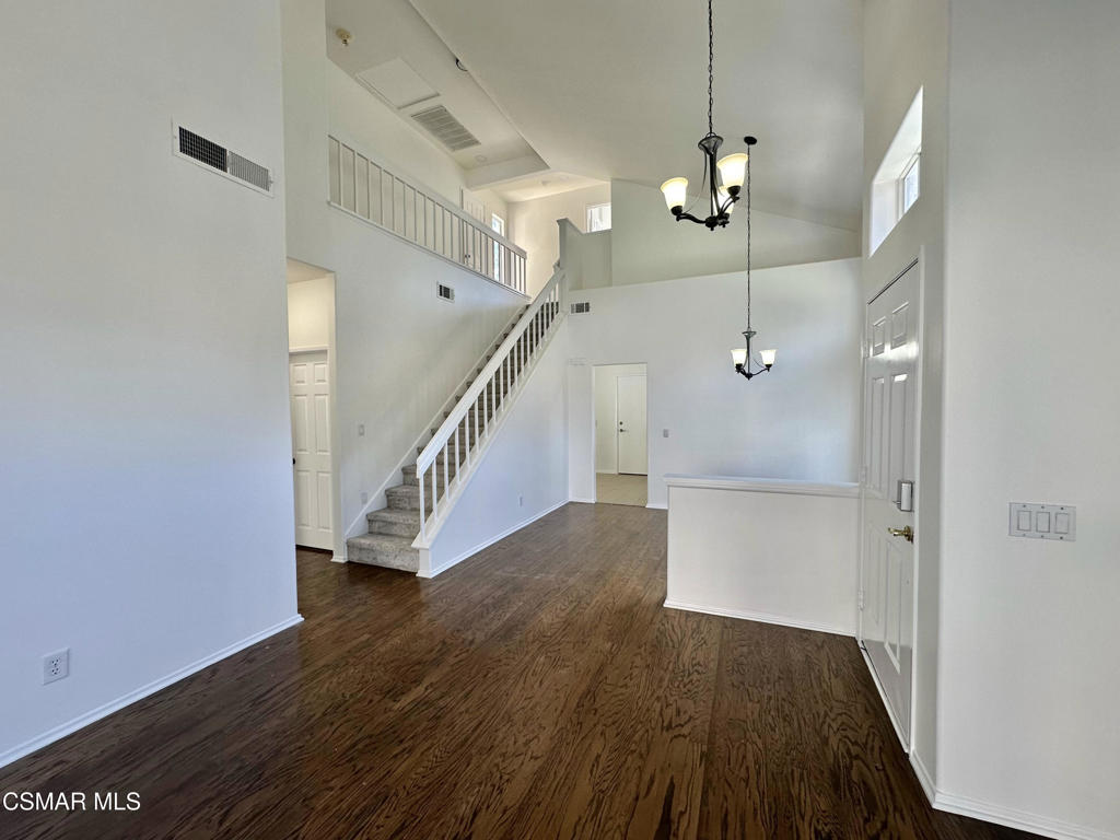 Oak Park Condo: 495 Novara Way