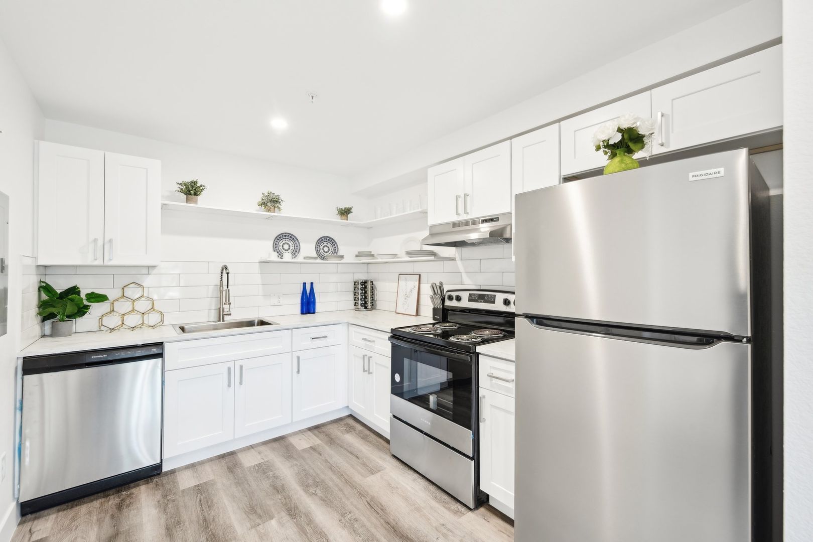 Aurora Apartment: 11800 E Colfax Ave