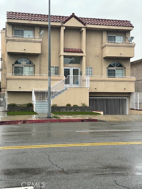 Sherman Oaks Condo: 4809 Kester Avenue