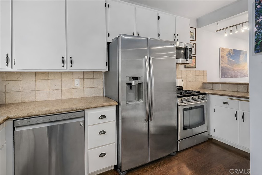 Venice Condo: 2500 Abbot Kinney Boulevard