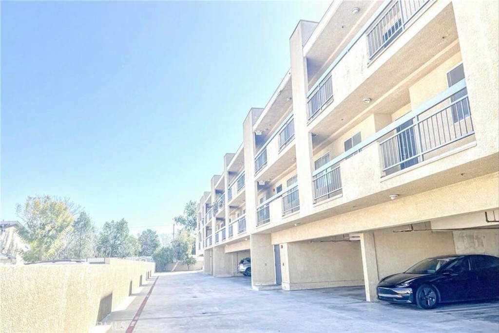 North Hills Condo: 9014 Burnet Avenue