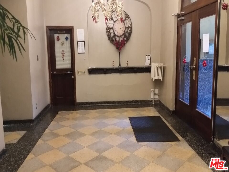 Los Angeles Condo: 630 South Kenmore Avenue