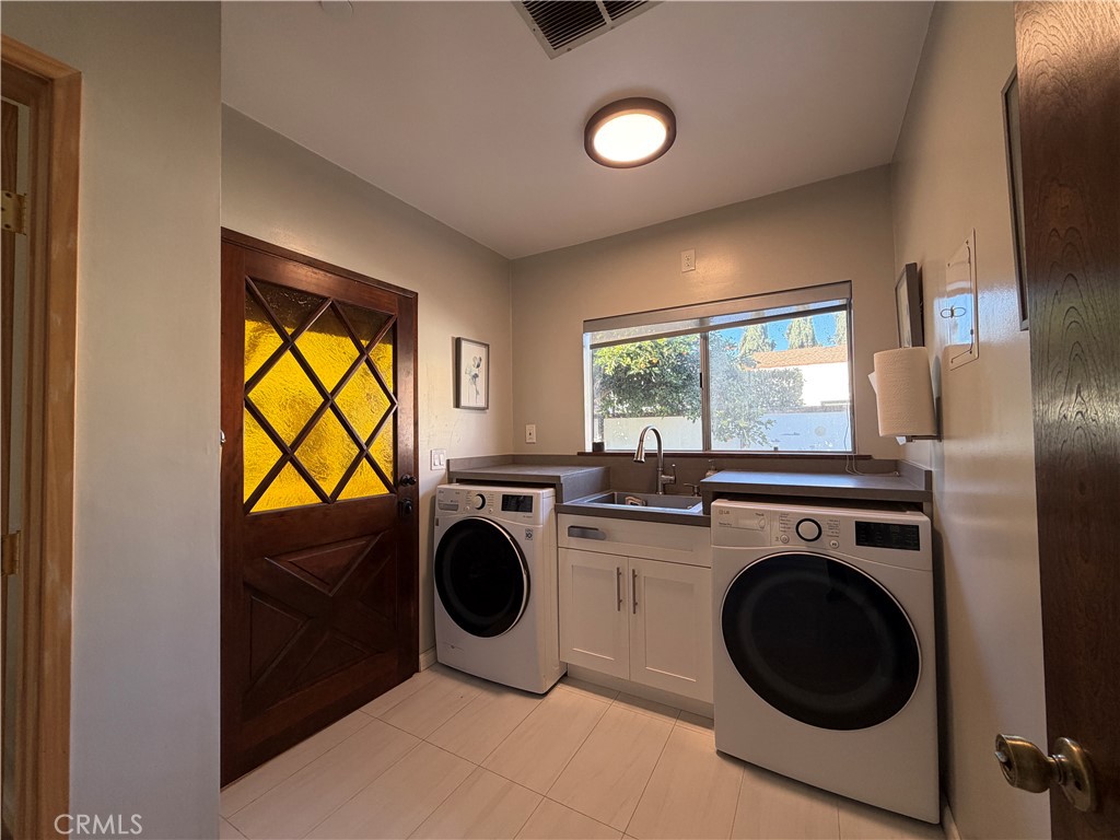 San Gabriel Condo: 220 Daroca Avenue