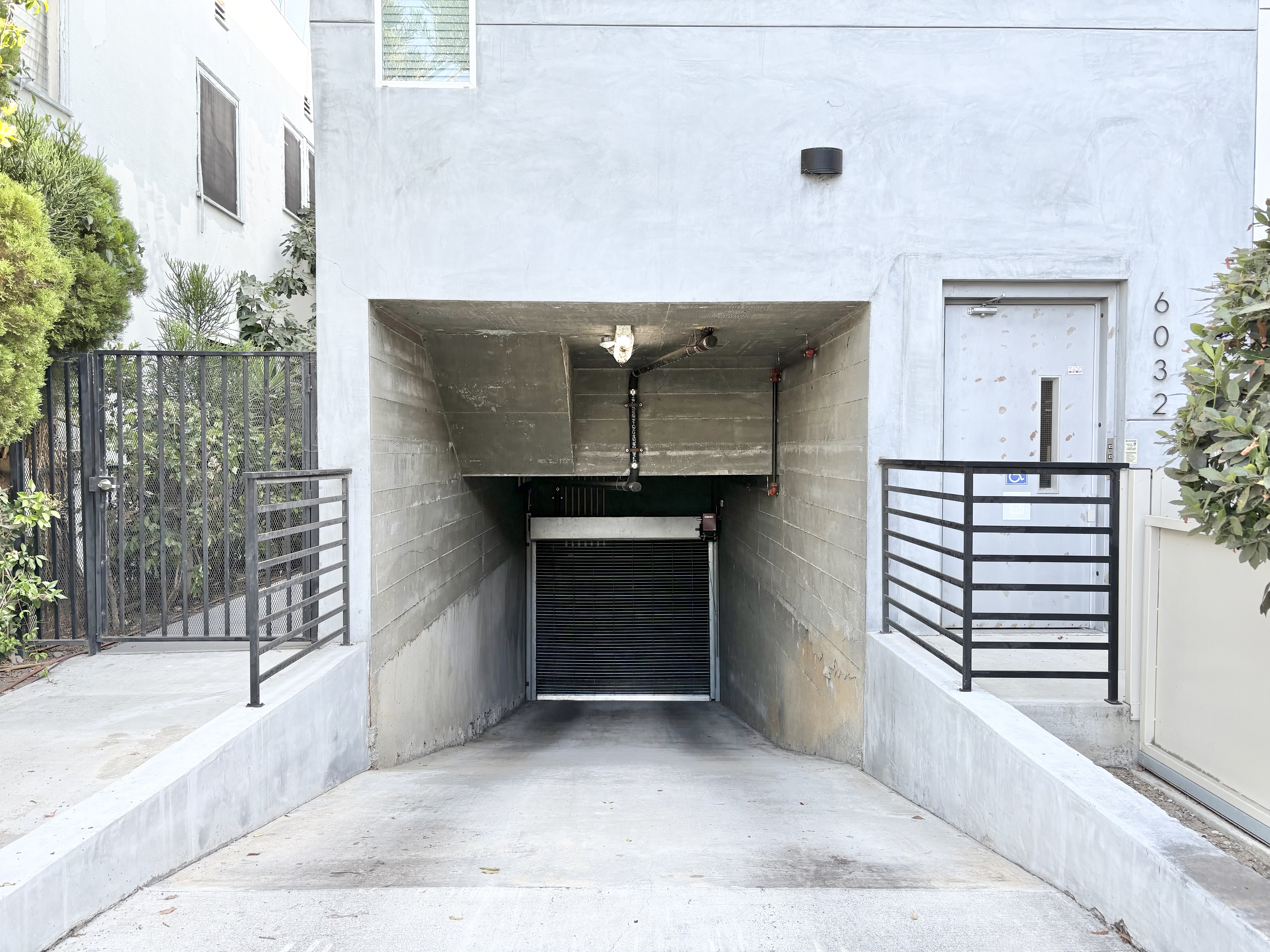 Los Angeles Condo: 6032 Romaine St Unit
