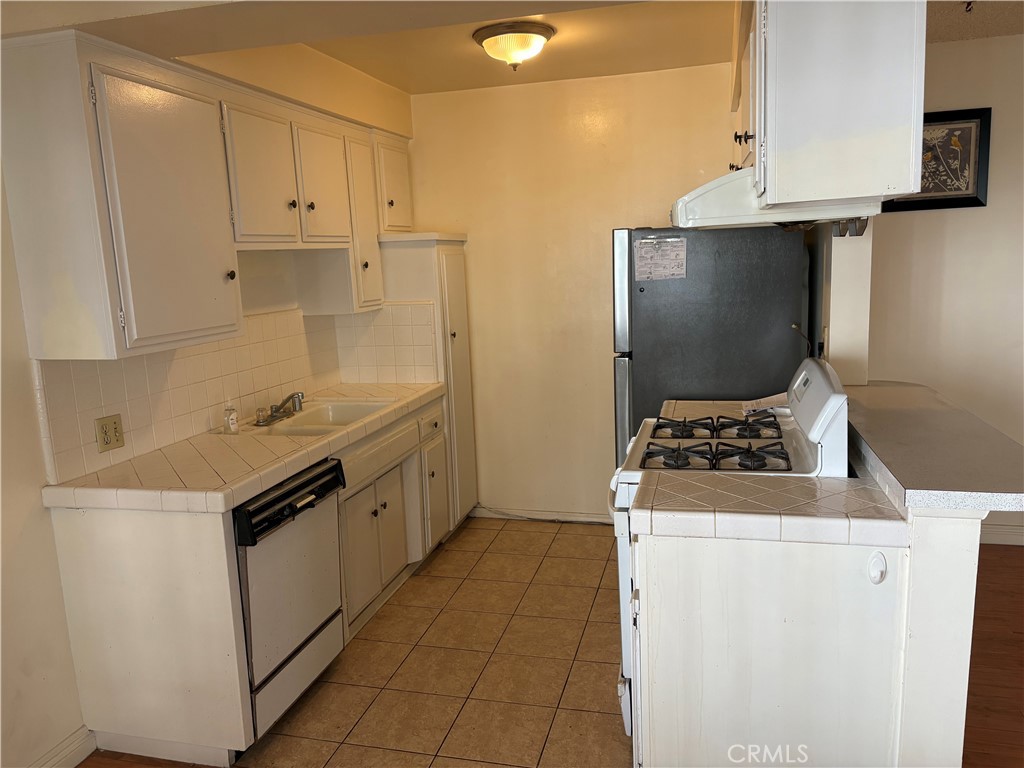 Alhambra Condo: 415 North 3rd Street